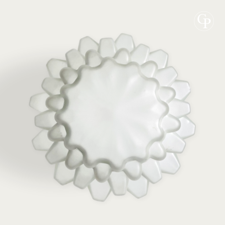 Top view of the vintage Art Deco "Skyscraper" table lamp showing the intricate geometric stepped pattern and scalloped edge of the frosted glass shade | Vue de dessus de la lampe de table vintage Art Déco "Skyscraper" mettant en valeur le motif géométrique à étages et le bord festonné de l’abat-jour en verre dépoli
