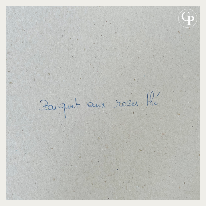 Handwritten title Bouquet aux roses thé by artist Marie-Louise Ogier on the back of the Arches paper | Titre original d'atelier écrit de la main de l'artiste Marie-Louise Ogier au dos du papier ARCHES.