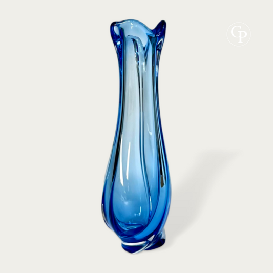 Vase d'art Corail en cristal bleu cobalt par René Delvenne pour Val Saint Lambert 1956, design organique Mid-Century moderne belge | Mid-Century cobalt blue crystal Corail art glass vase by René Delvenne for Val Saint Lambert 1956, organic Belgian design; VUE 1